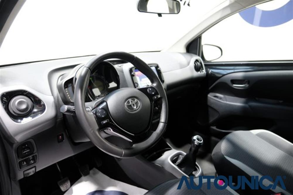 Aygo   Aygo CONNECT 1.0 VVT-i 72