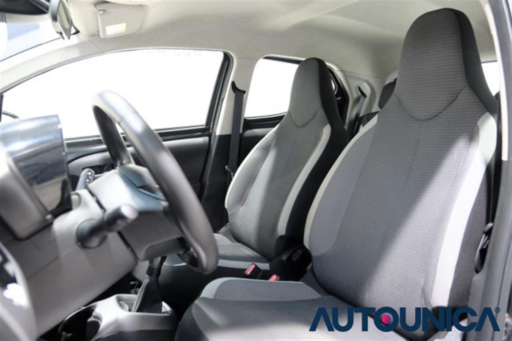 Aygo   Aygo CONNECT 1.0 VVT-i 72