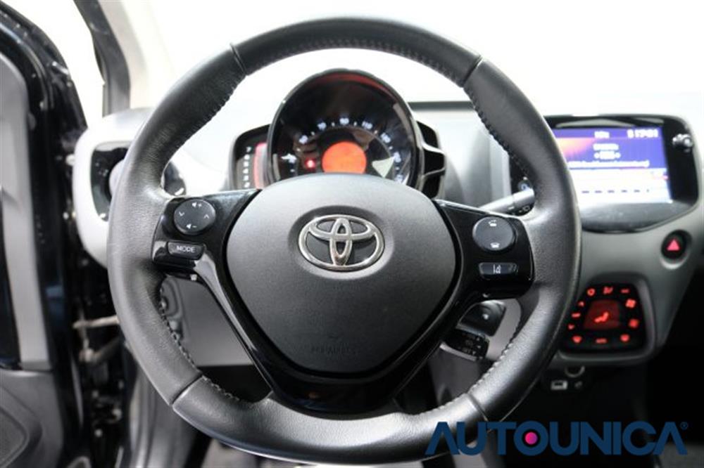 Aygo   Aygo CONNECT 1.0 VVT-i 72