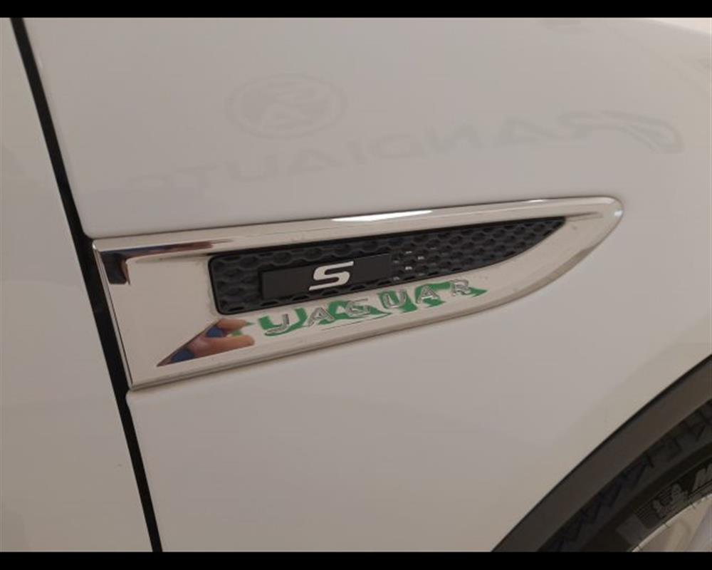 E-Pace   E-Pace -  2.0d i4 awd 180cv