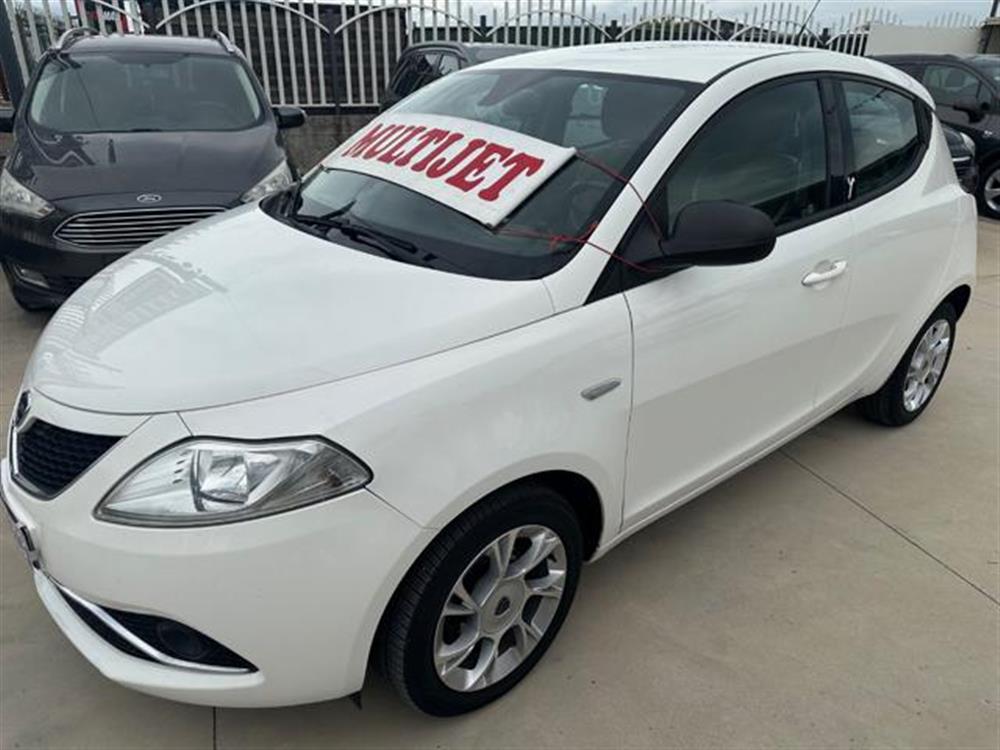 Ypsilon   Ypsilon 1.3 MJT 95 CV 5P. S&