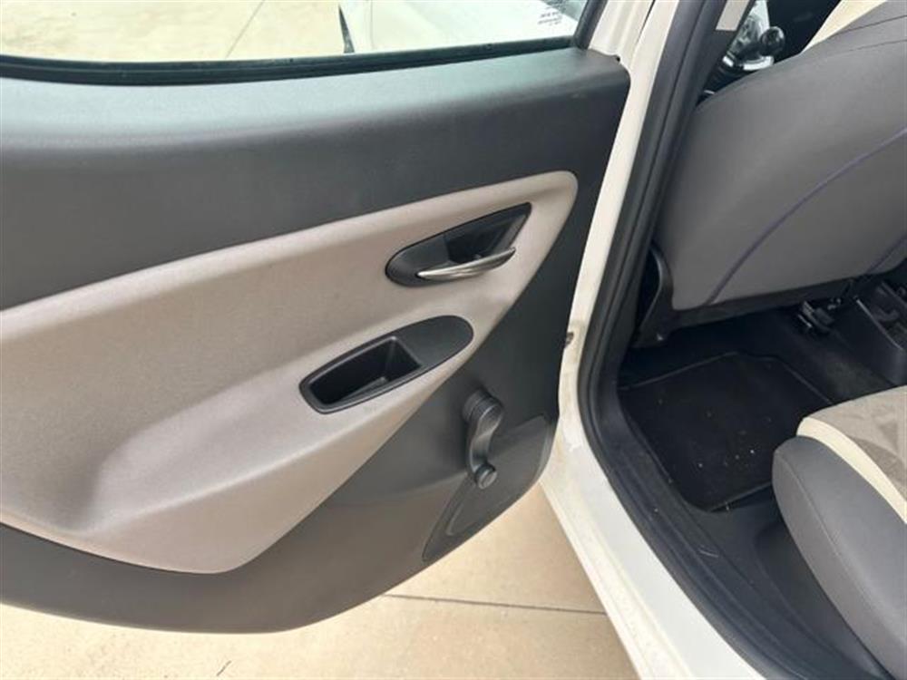 Ypsilon   Ypsilon 1.3 MJT 95 CV 5P. S&