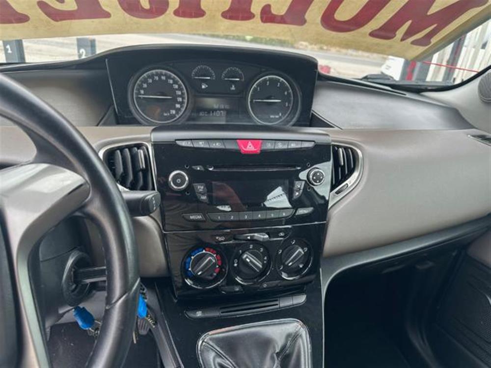Ypsilon   Ypsilon 1.3 MJT 95 CV 5P. S&