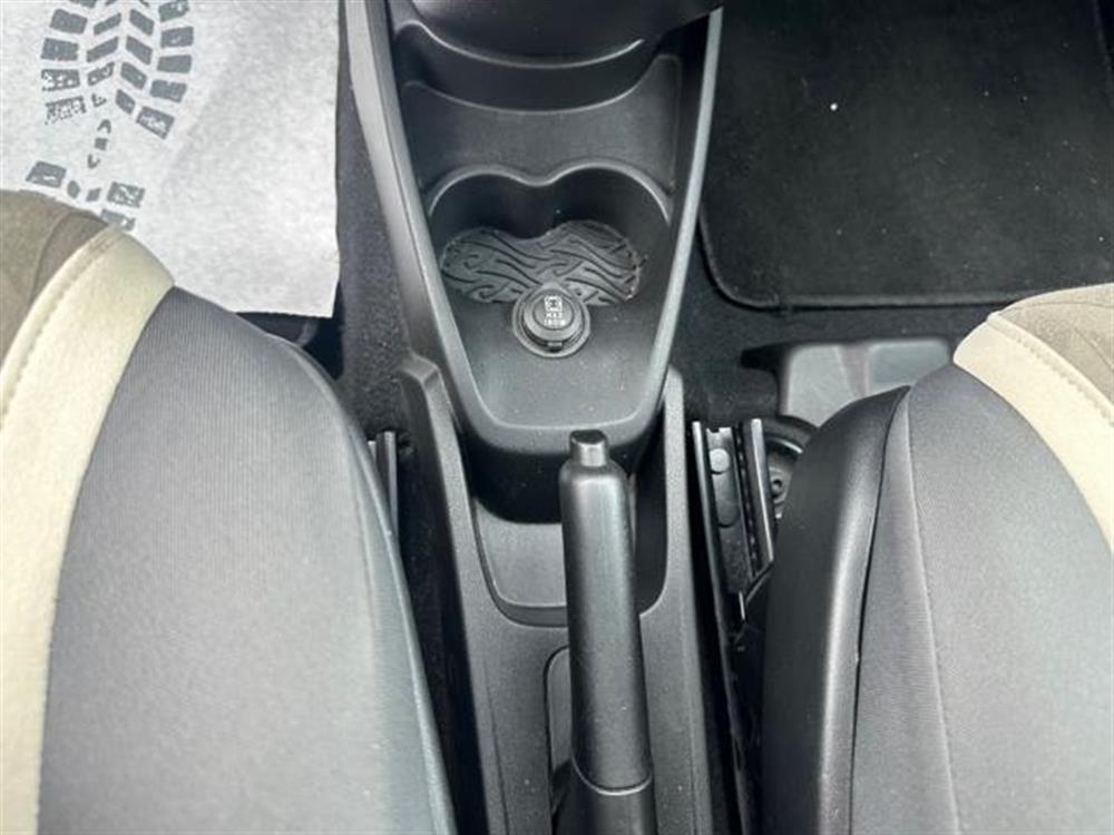 Ypsilon   Ypsilon 1.3 MJT 95 CV 5P. S&