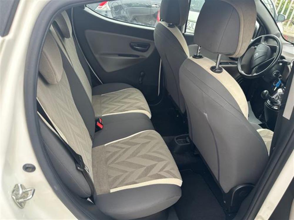 Ypsilon   Ypsilon 1.3 MJT 95 CV 5P. S&