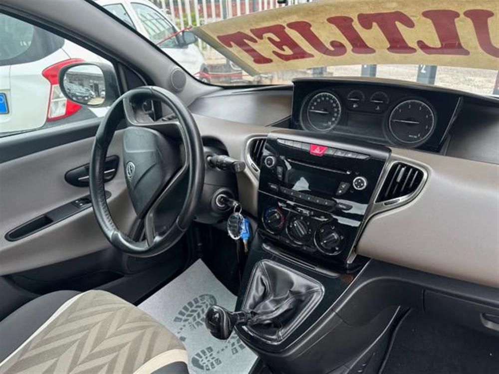 Ypsilon   Ypsilon 1.3 MJT 95 CV 5P. S&