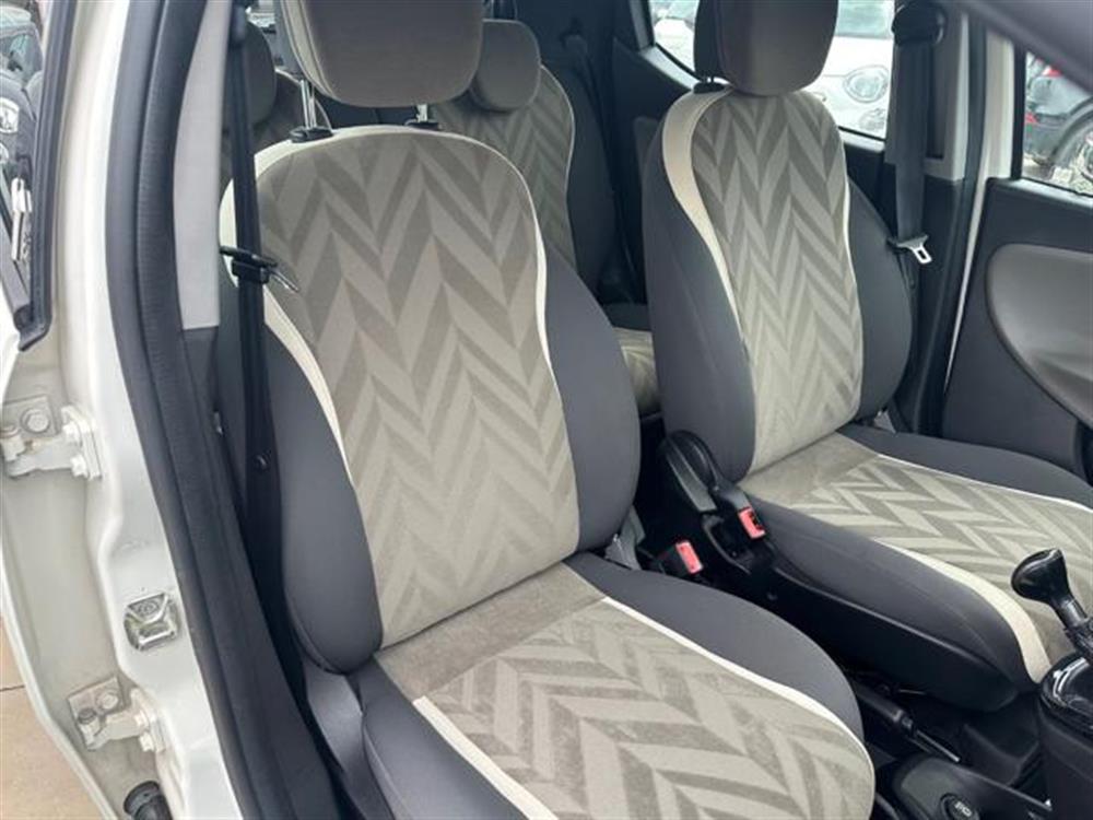 Ypsilon   Ypsilon 1.3 MJT 95 CV 5P. S&