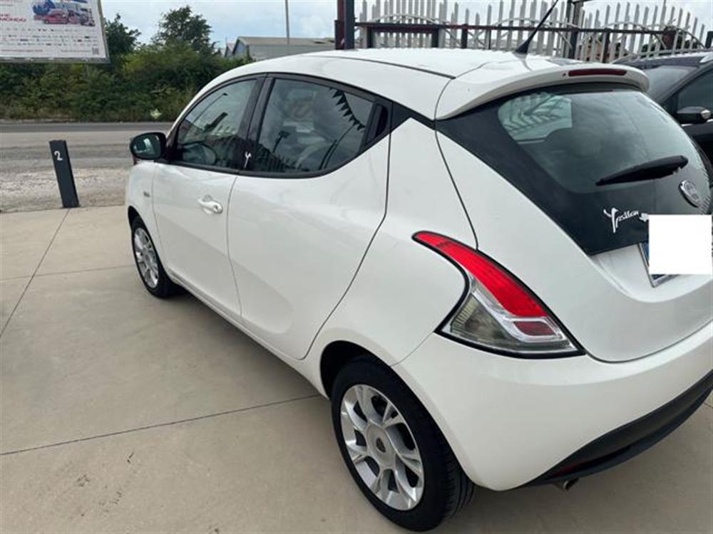 Ypsilon   Ypsilon 1.3 MJT 95 CV 5P. S&