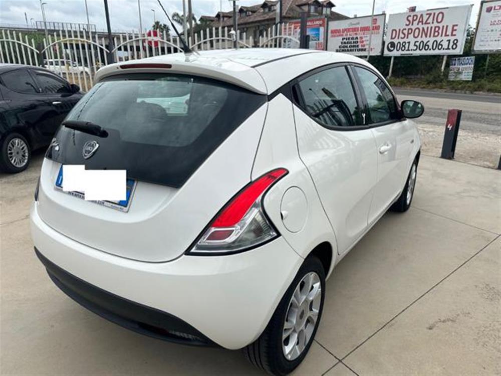 Ypsilon   Ypsilon 1.3 MJT 95 CV 5P. S&