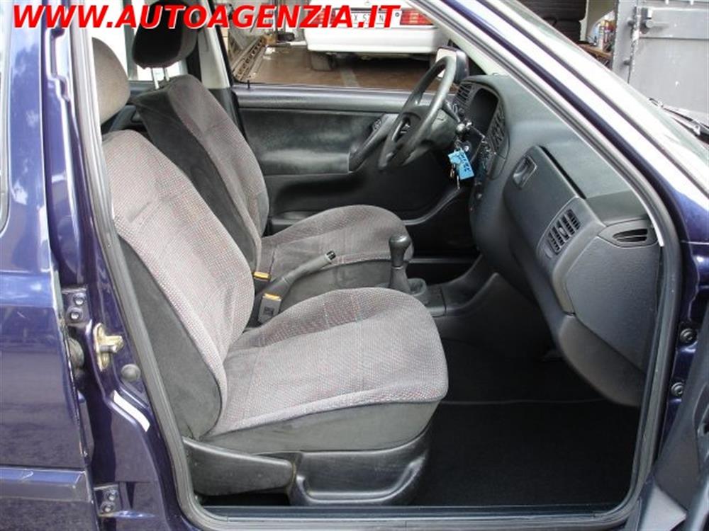 Golf   Golf 1.6 cat 5 porte GL