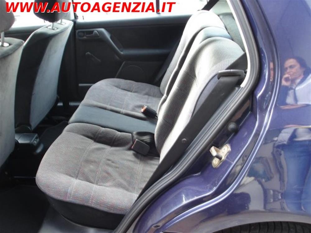 Golf   Golf 1.6 cat 5 porte GL