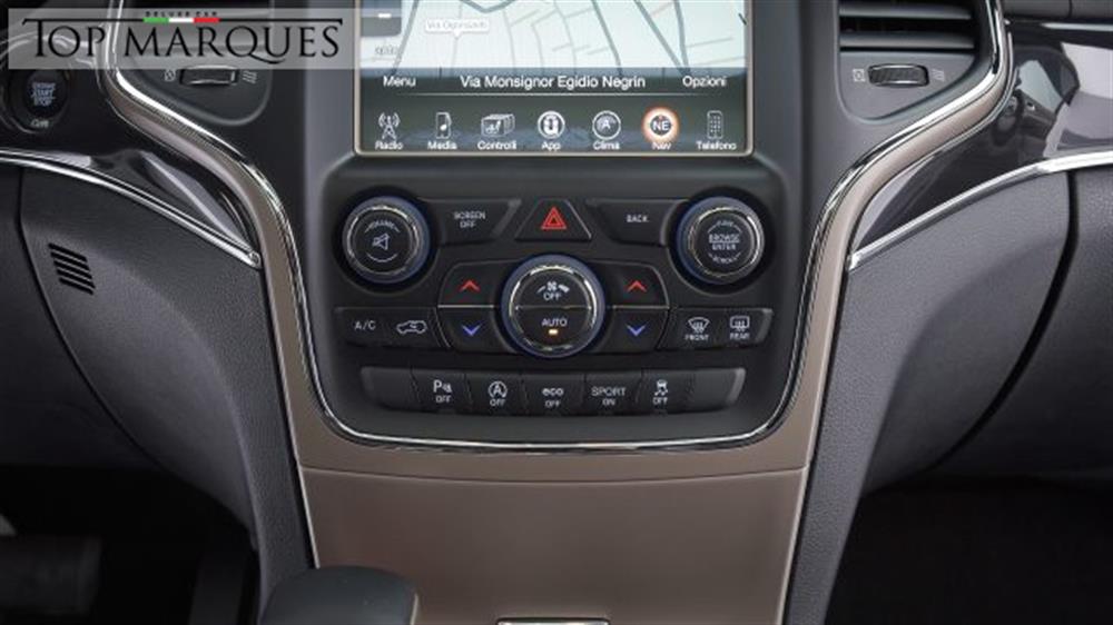 Grand Cherokee   Grand Cherokee 3.0 V6 CRD 250 CV Mu