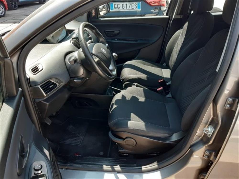 Ypsilon   Ypsilon 1.0 FireFly 5 porte
