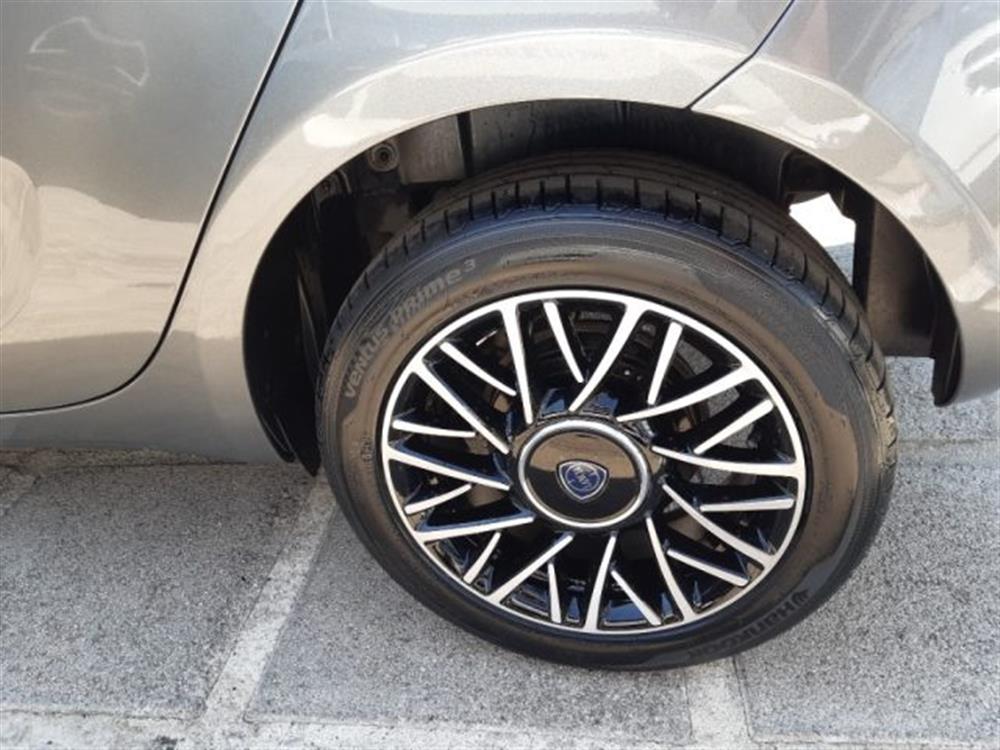 Ypsilon   Ypsilon 1.0 FireFly 5 porte