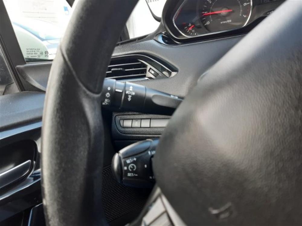 208   208 1° serie 1.2 VTi 82