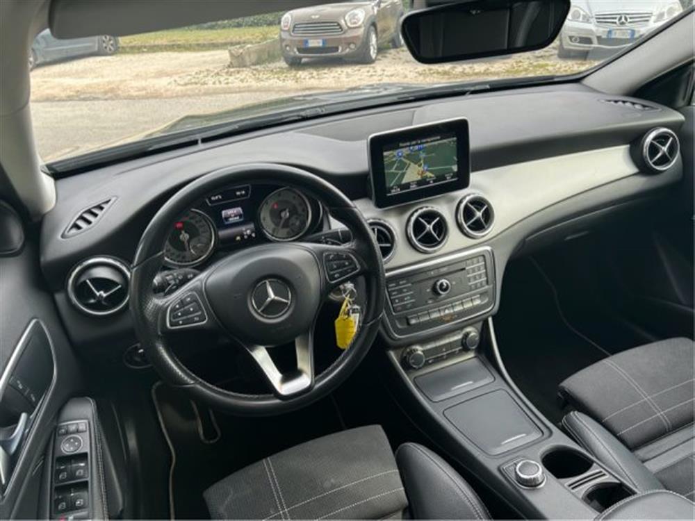 GLA 200   GLA 200 d Automatic 4Matic P
