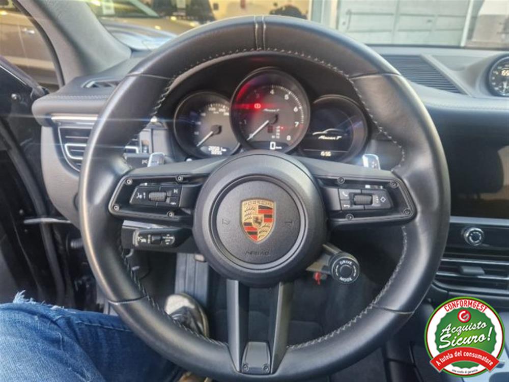 Macan   Macan 2.0 T