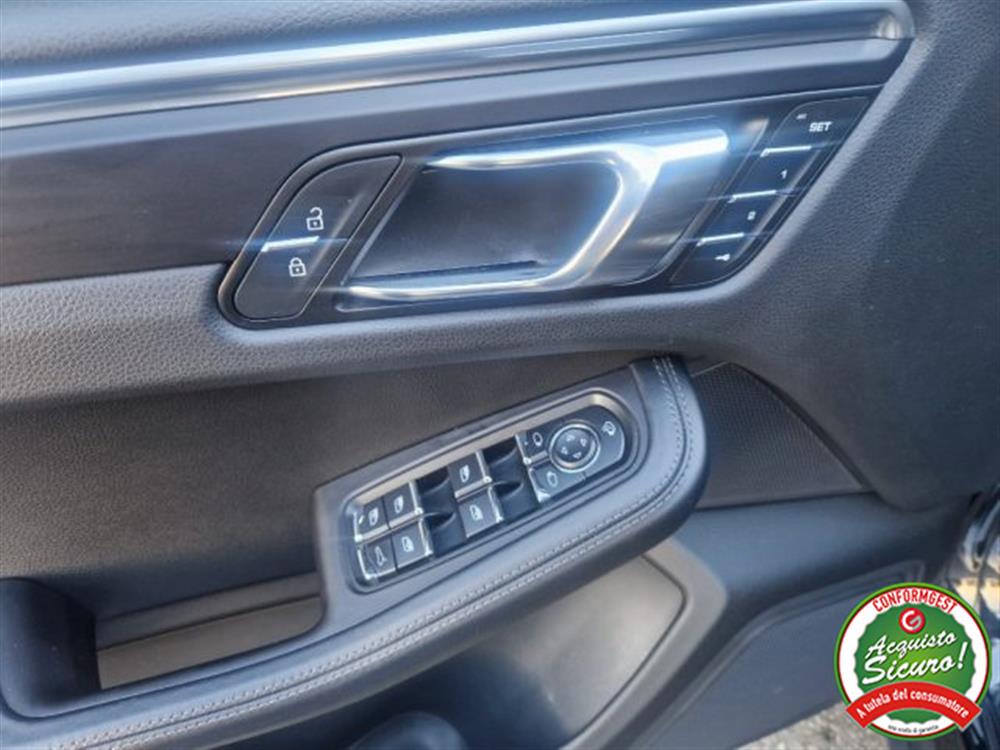 Macan   Macan 2.0 T
