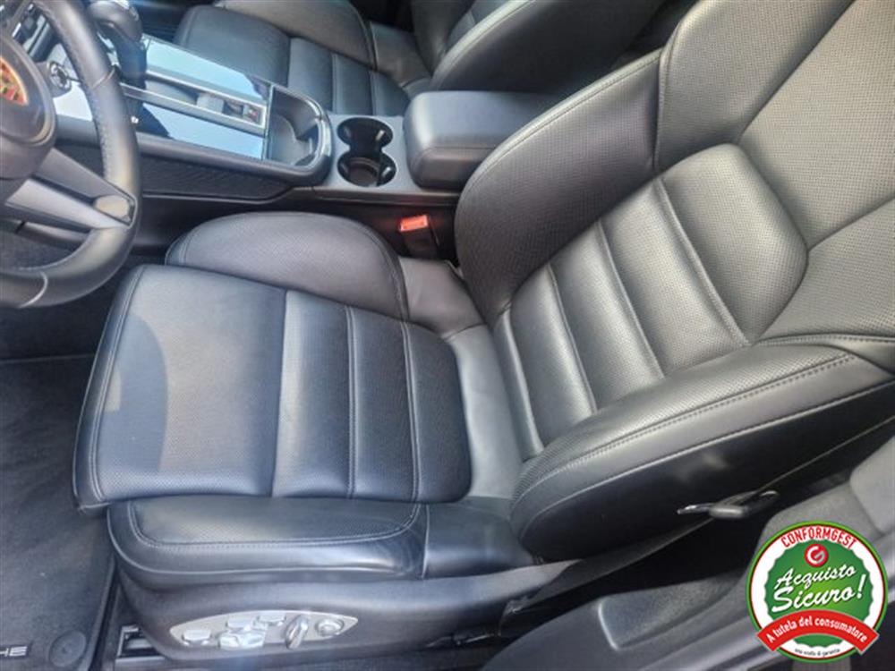 Macan   Macan 2.0 T