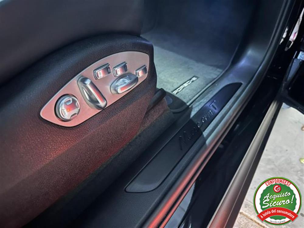 Macan   Macan 2.0 T