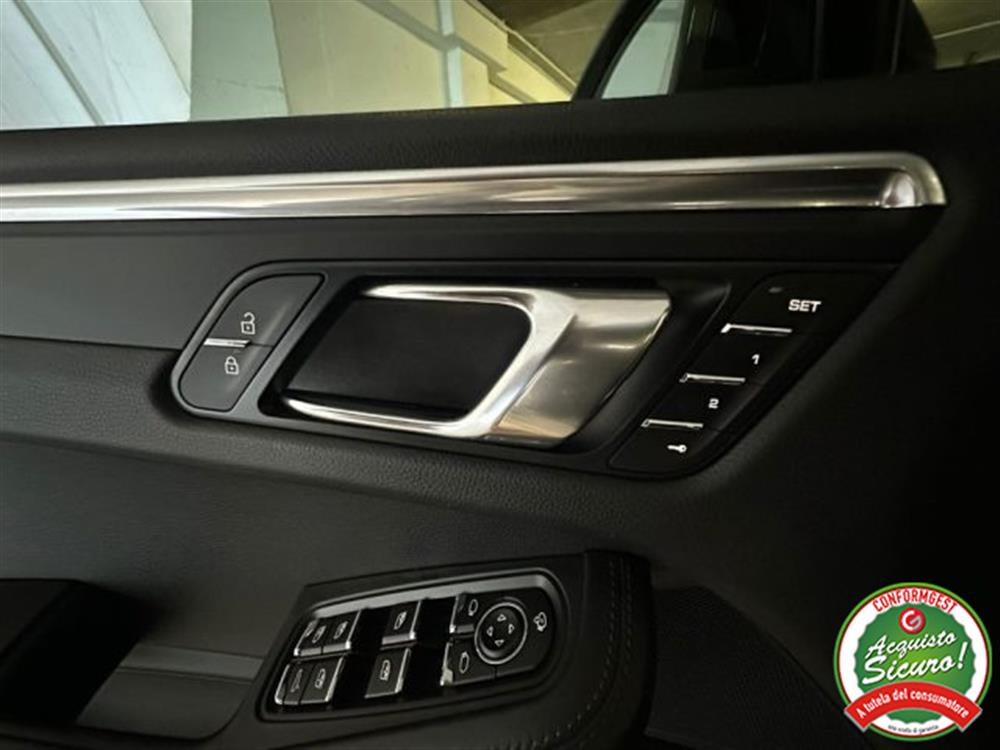 Macan   Macan 2.0 T