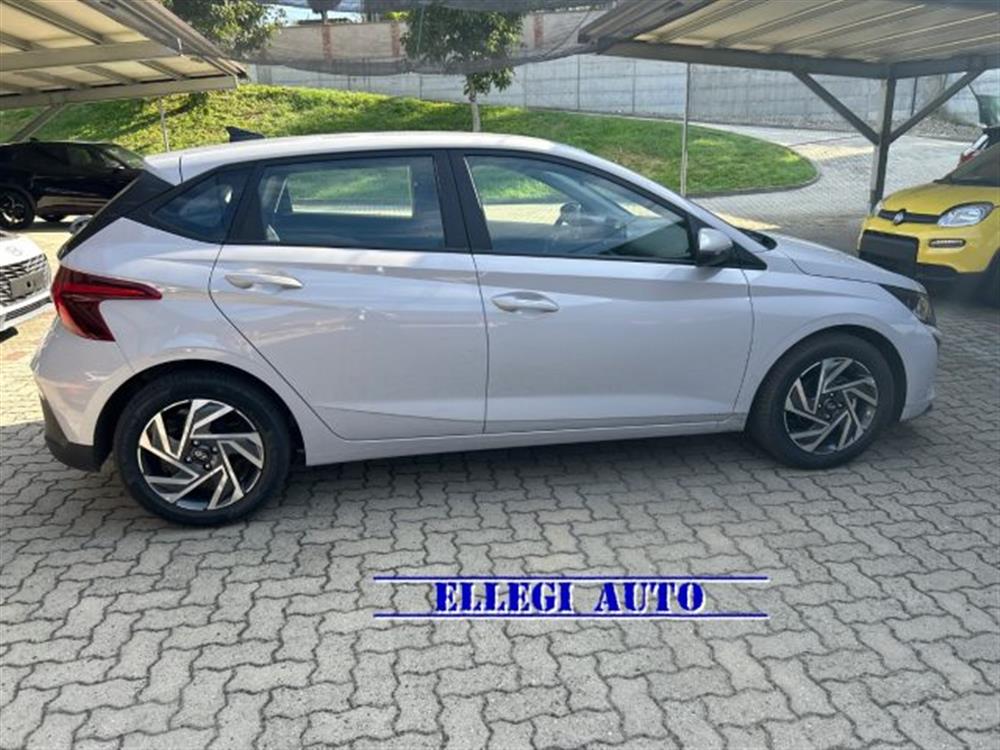 i20   i20 1.2 MPI MT Connectli