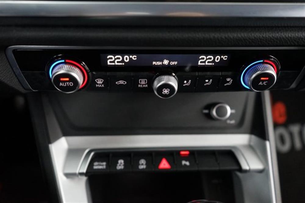 Q3   Q3 SPB SPORTBACK 35 TDI