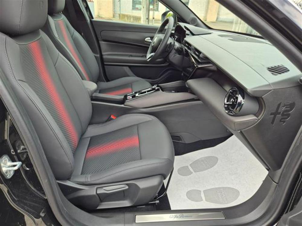 Junior   Junior 1.2 145 CV Hybrid eD