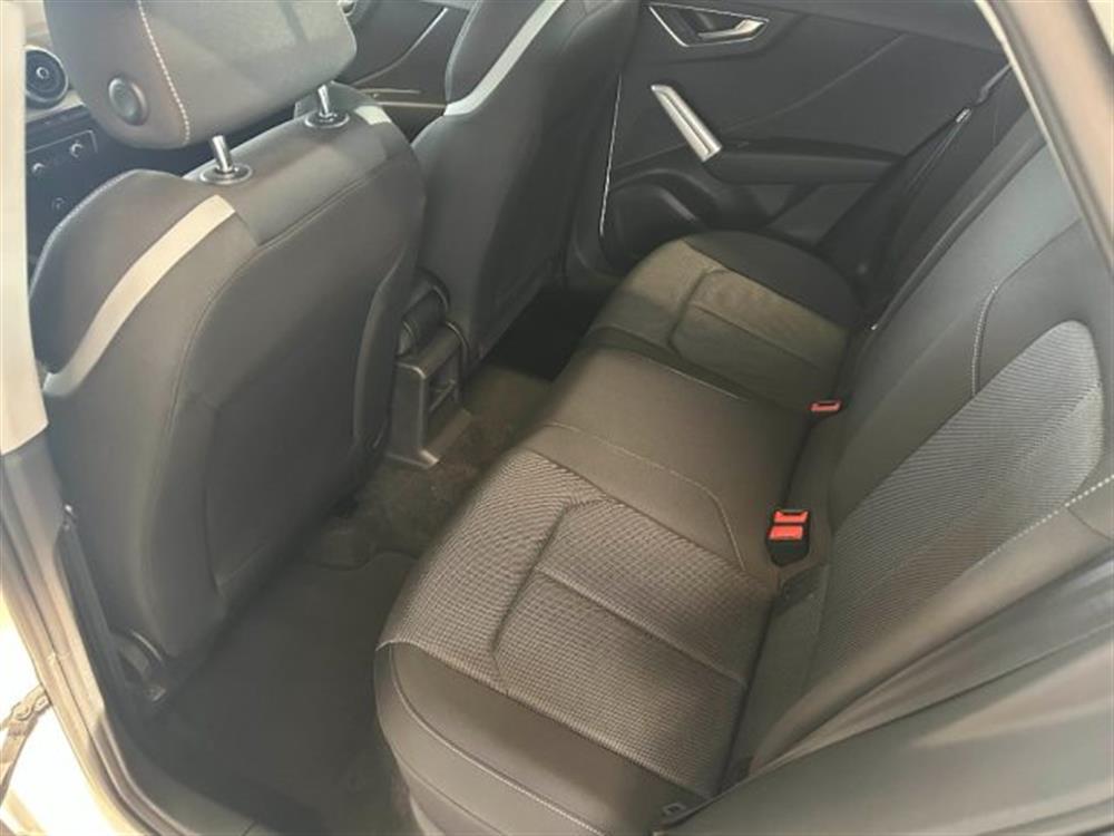 Q2   Q2 30 TDI S tronic S li