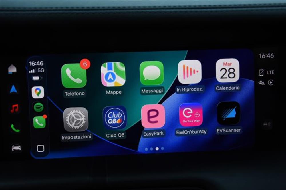 Taycan   Taycan 4 Cross Turismo *21