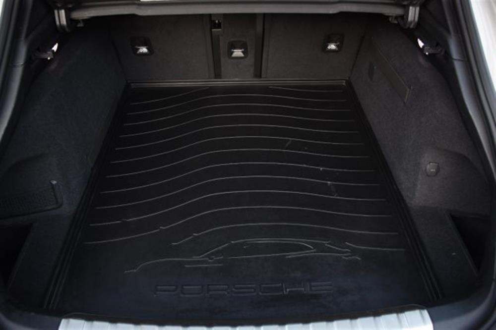 Taycan   Taycan 4 Cross Turismo *21