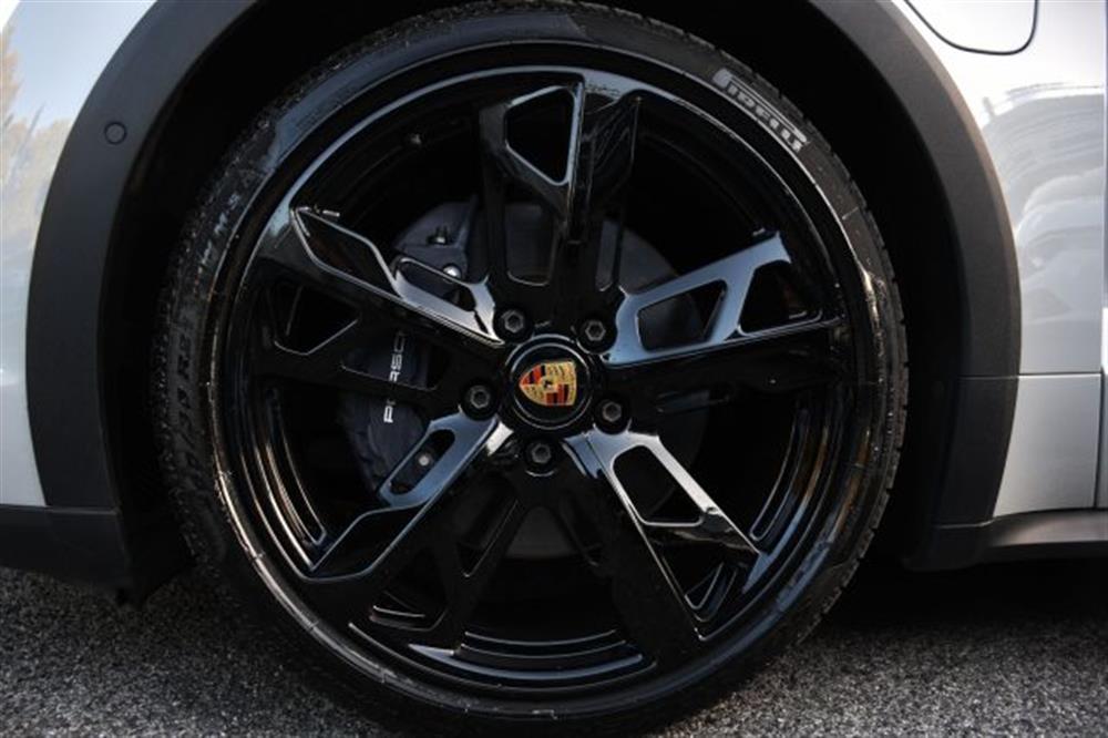 Taycan   Taycan 4 Cross Turismo *21