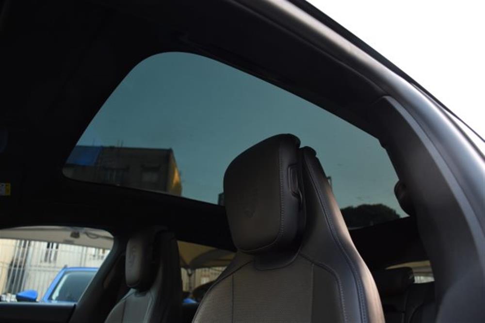 Taycan   Taycan 4 Cross Turismo *21