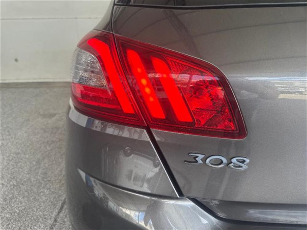 308   308 BlueHDi 120cv S&S EA