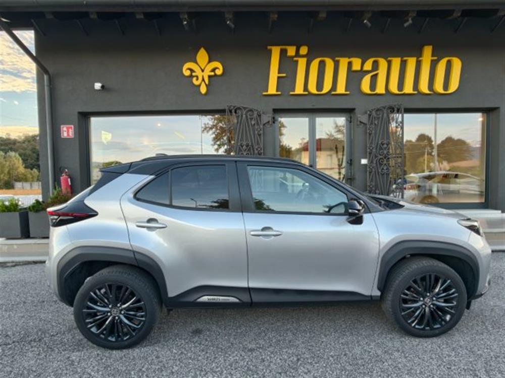 Yaris Cross   Yaris Cross 1.5 Hybrid AWD-i Lou