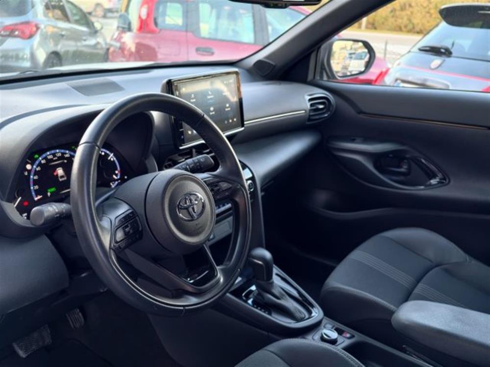 Yaris Cross   Yaris Cross 1.5 Hybrid AWD-i Lou