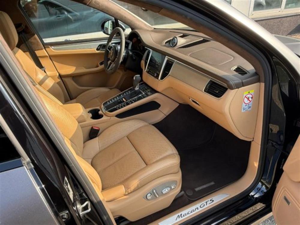 Macan   Macan 3.0 GTS NAVI - TETTO