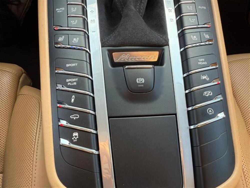 Macan   Macan 3.0 GTS NAVI - TETTO