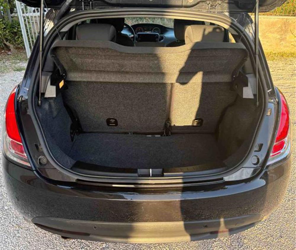 Ypsilon   Ypsilon 1.0 FireFly 5 porte