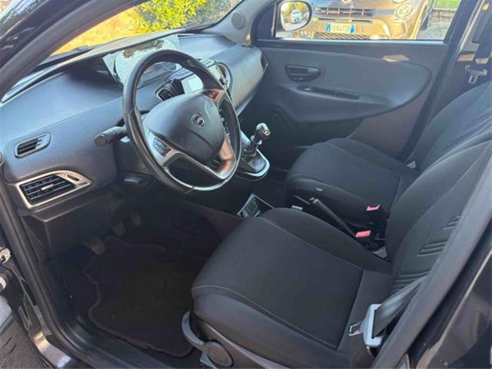 Ypsilon   Ypsilon 1.0 FireFly 5 porte