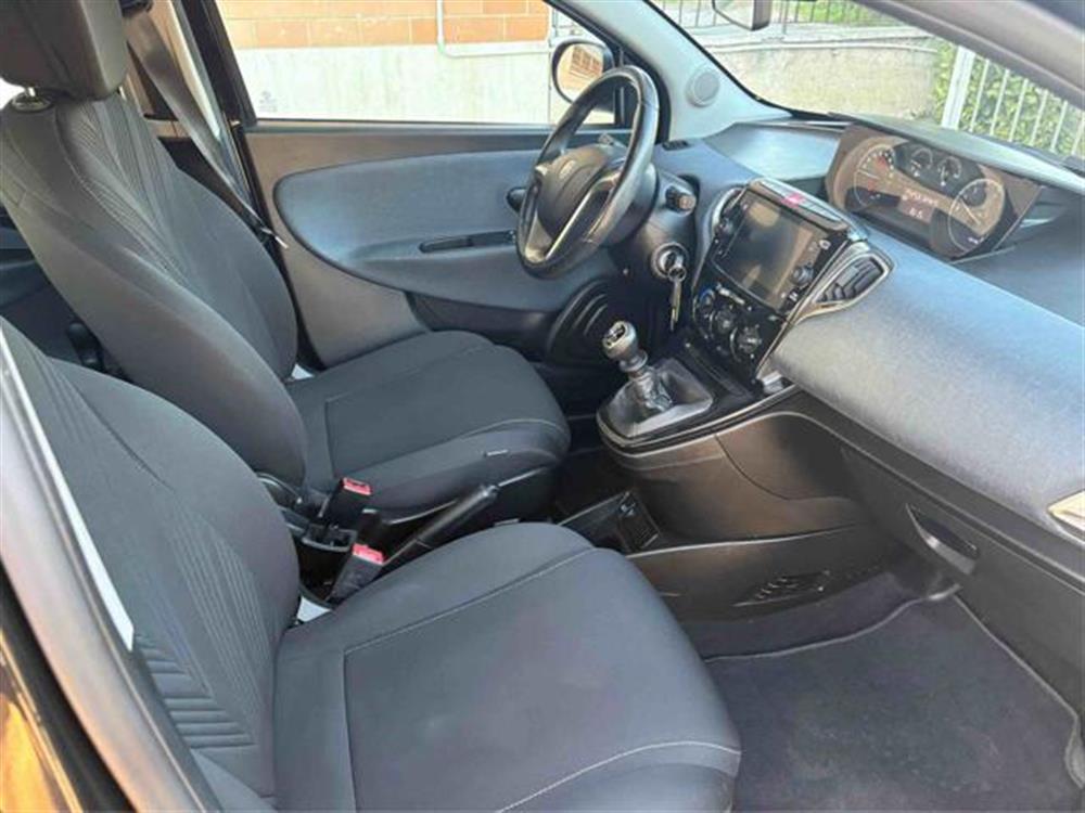 Ypsilon   Ypsilon 1.0 FireFly 5 porte