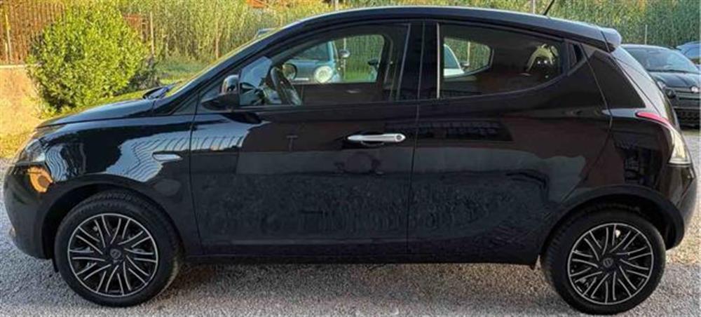 Ypsilon   Ypsilon 1.0 FireFly 5 porte