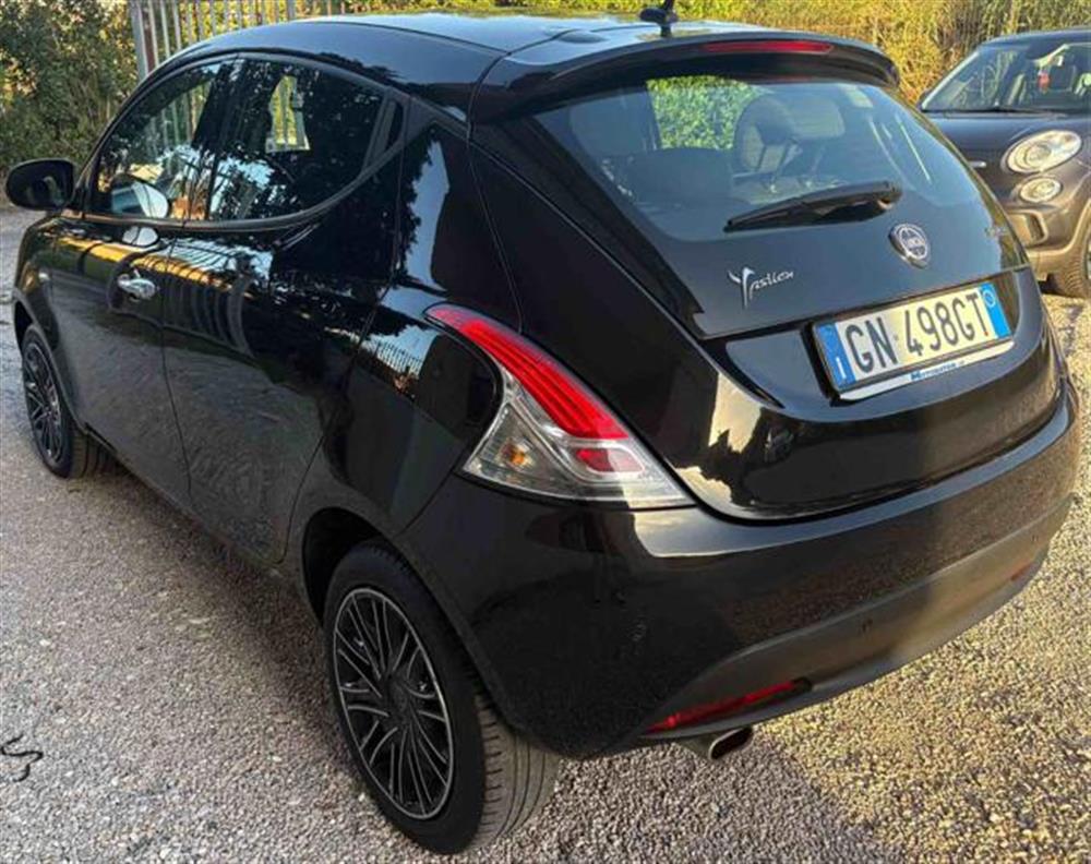 Ypsilon   Ypsilon 1.0 FireFly 5 porte