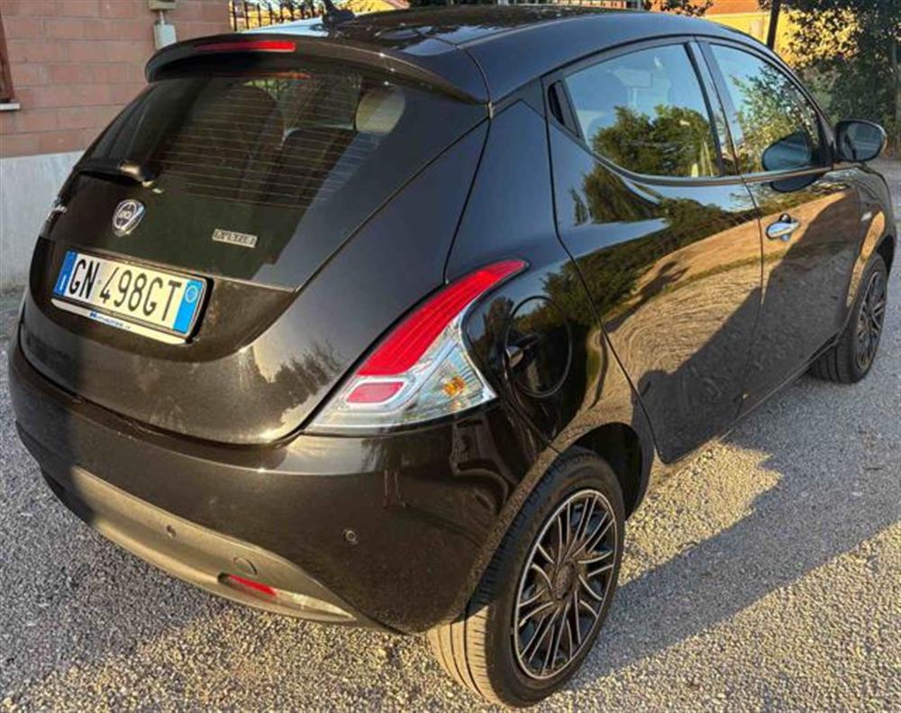 Ypsilon   Ypsilon 1.0 FireFly 5 porte
