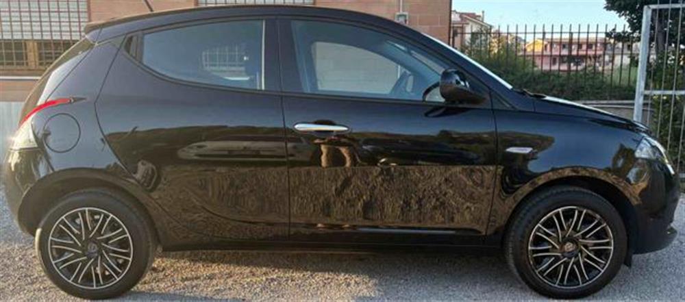 Ypsilon   Ypsilon 1.0 FireFly 5 porte