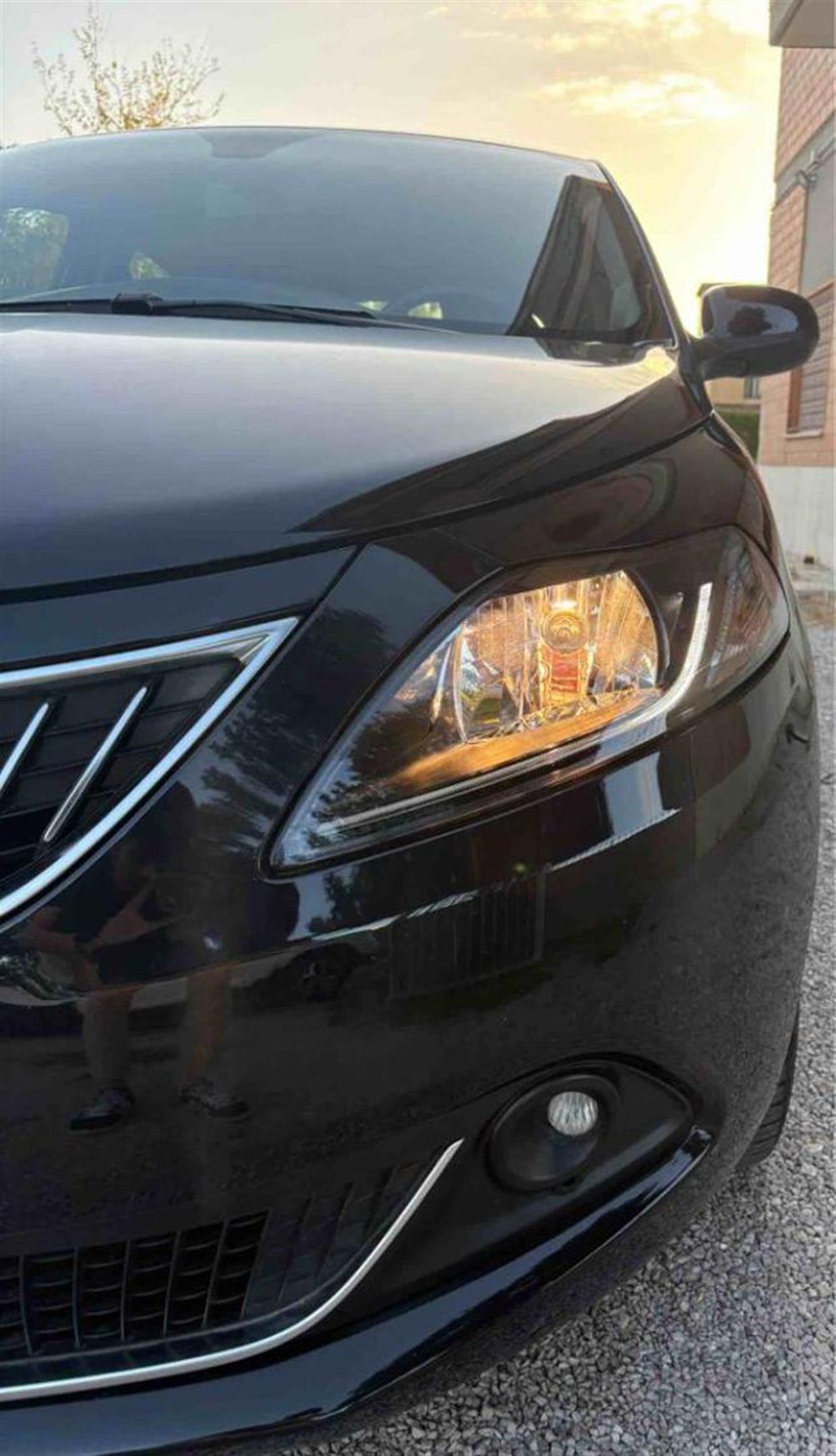 Ypsilon   Ypsilon 1.0 FireFly 5 porte