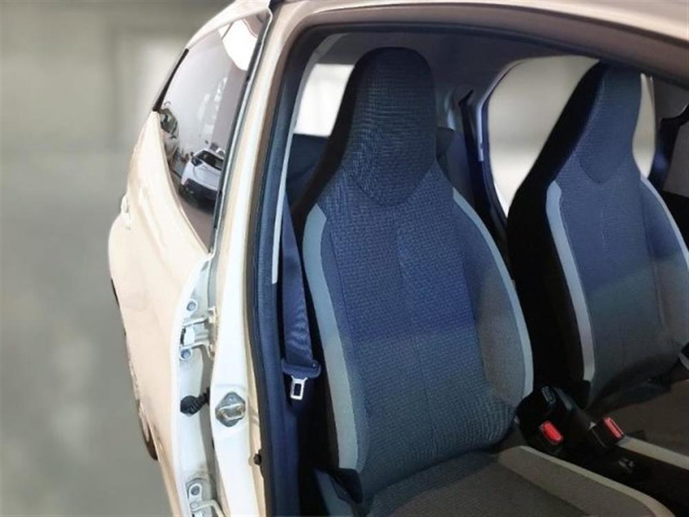 Aygo   Aygo Connect 1.0 VVT-i 72