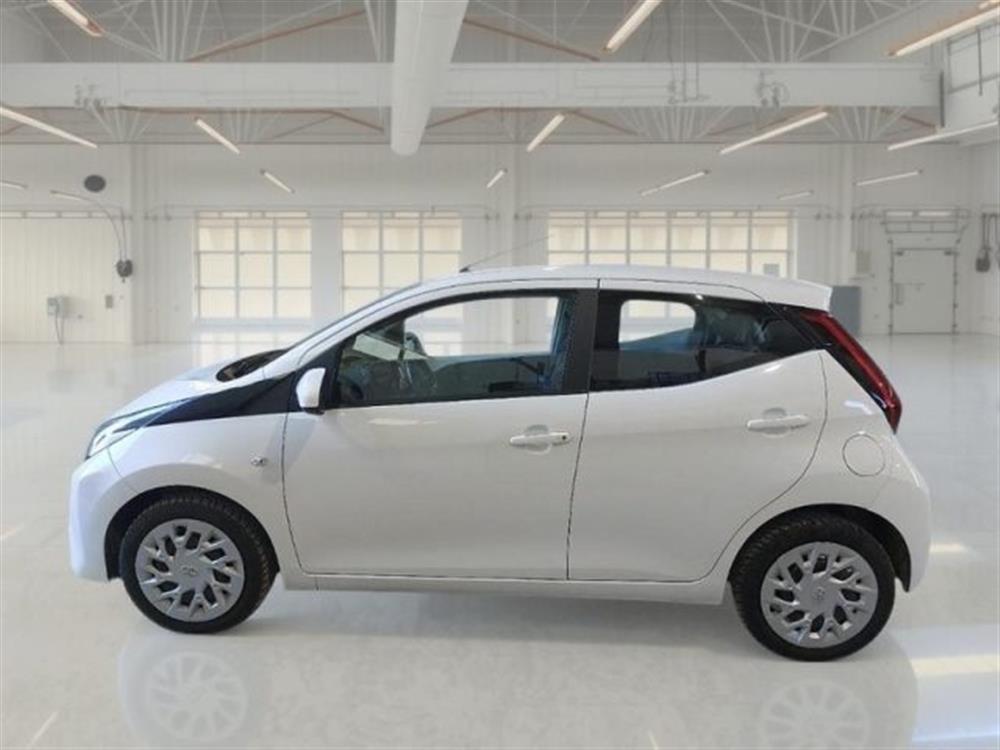 Aygo   Aygo Connect 1.0 VVT-i 72