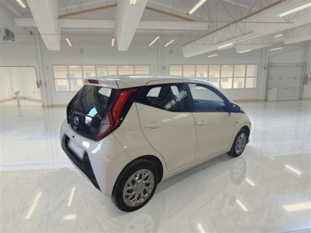Aygo   Aygo Connect 1.0 VVT-i 72
