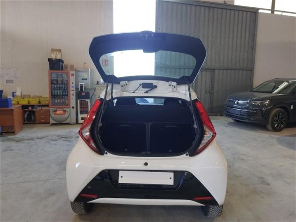 Aygo   Aygo Connect 1.0 VVT-i 72